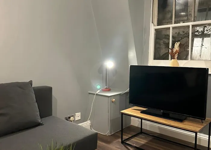 Charming 1 Bedroom Flat With Living Room In Kings Cross, St Pancras No Lift